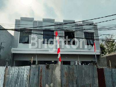 Ruko Rukan Siap Huni. Bangunan Baru Jadi Lokasi Sangat Strategis Dekat Dengan Villa Melati Mas, Tangerang, Banten