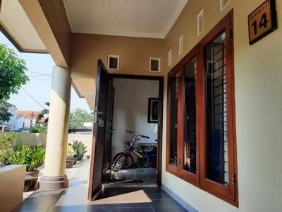 Rumah 1.5 lantai posisi di hook, strategis di Bintaro Jaya Sektor 9