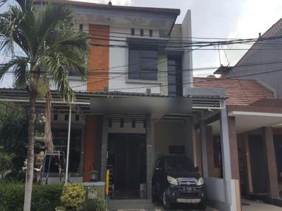 Rumah 2 Lantai di Jl Dr Wahidin Kebomas Gresik