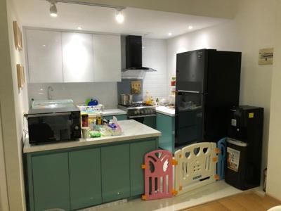 Desain Dapur Besar Apartemen Gading Mediterania Renovasi Cantik