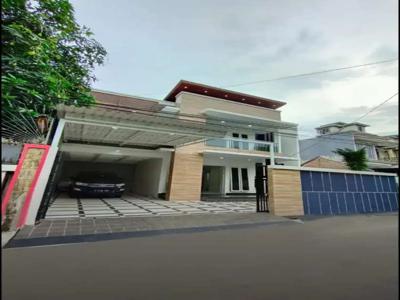 Di jual rumah Eklusif Modern komplek kejaksaan joglo Jakarta barat