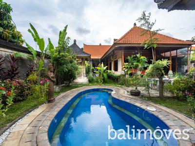 Dijual Hak Milik Rumah Gaya Bali 4 Kamar Tidur di Sanur Area