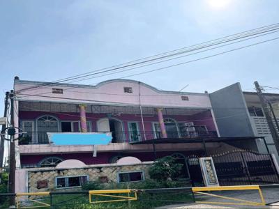 Dijual Murah Rumah Hoek 2 Lantai Luas 157 m² di Harapan Indah, Bekasi