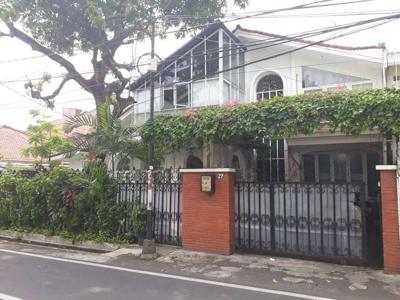 DIJUAL Rumah bagus 2 lt. Posisi hoek di Tebet Jakarta Selatan.