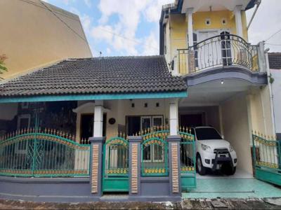 DIJUAL RUMAH CANTIK 2 LANTAI DI UTARA PERUMAHAN GREEN HILLS JAKAL