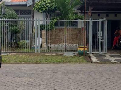 Disewakan Rumah Bangunan 2 Lantai Di Dukuh Kupang Surabaya Sr