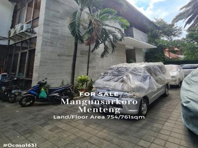 For sale rumah kantor di Mangunsarkoro Menteng Jakarta pusat