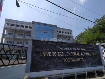 Pekarangan Depan Kampus Unjaya Jogja Lingkungan Kost