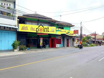 Ruang usaha kawasan bisnis tepi jalan raya di Kadipiro Banjarsari Solo kota