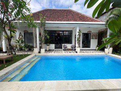 Rudy Cen Disewa Tropical Villa 350m2 2br Kerobokan Area Bali Full Furnished Private Swimming Pool