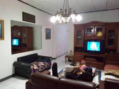 Rumah dan tempat usaha bonus Kost Aktif Jl Amir mahmud