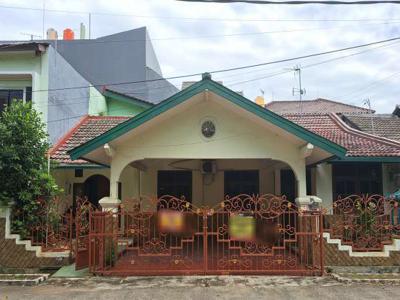 Rumah depan masjid Darul Ihsan Pondok Pekayon Indah