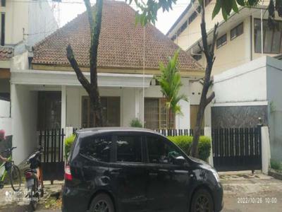 Rumah di Sayap Riau dekat Gedung Sate Gasibu Supratman Kota Bandung