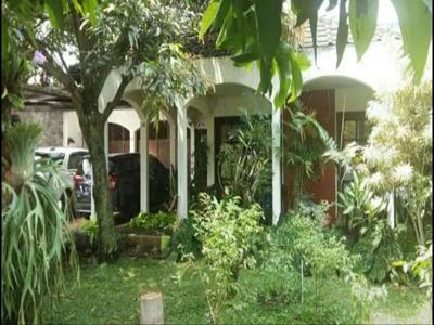 Rumah halaman luas di Sayap Pasteur dekat Kampus Maranatha Bandung SHM