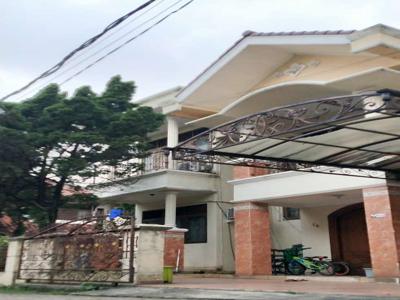Rumah huk 2 lantai Villa Cibening Indah Bekasi
