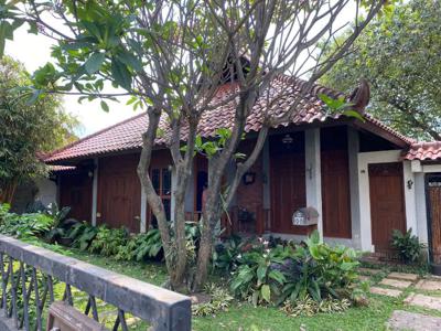 Rumah klasik bahan kayu jati jatipadang