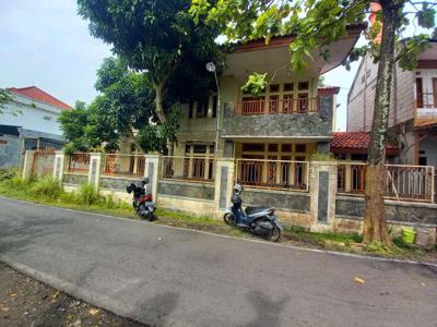 Rumah Mewah Lawas Tengah Kota di Laweyan Surakarta (JS-AB)