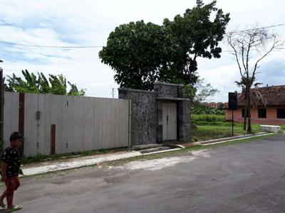 Tanah pekarangan dekat tugu Yogyakarta dan Rumah Sakit Sarjito