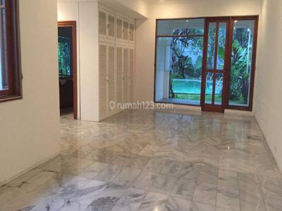 beautiful house in Kemang with Private Pool and Big garden