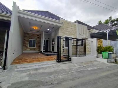 Rumah Jalan Kaliurang Lingkungan Adem