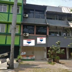 Dijual Ruko Gandeng Untuk usaha 3 Lantai Murah banget di Gading Griya