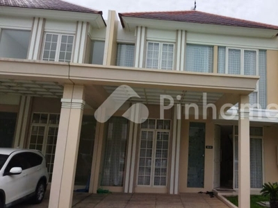 Disewakan Rumah 2 Lantai Siap Huni di Grand Island Pakuwon City Rp80 Juta/tahun | Pinhome