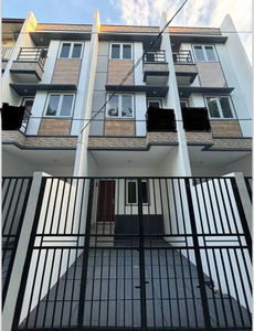 Chandra rumah baru 3.5 lantai uk 3.5x13m jalan 2 mobil di taman ratu