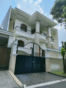 Dijual CEPAT!! Rumah Di Pondok Indah 2 Lantai 4 Kamar Tidur