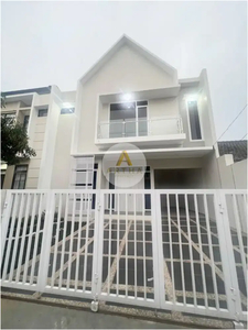 Dijual Rumah Bagus Full Furnished di Turangga Bandung