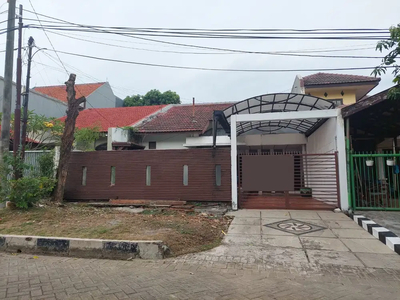 Dijual Rumah Darmo Sentosa Butuh Renovasi Murah