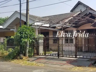 Dijual Rumah Lama Hitung Tanah SHM di Semolowaru Timur Surabaya
