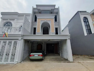 Dijual Rumah Mewah 3 Lantai + Rooftop Kolam Renang Jagakarsa Jaksel