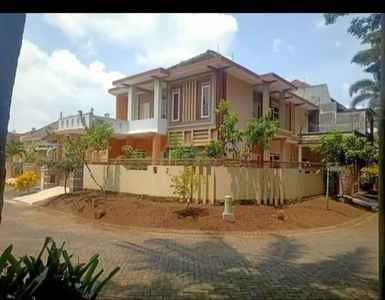 Dijual Rumah Mewah Araya Golf malang, Luas tanah 300