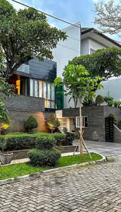 Dijual Rumah Mewah, Strategis di Simprug Golf, Kebayoran Lama, JakSel