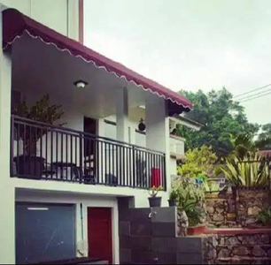 Dijual Rumah Modern 2 Lantai di Sayap Dago