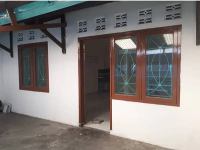 dijual.ruko 2 lantai siap huni di area holis