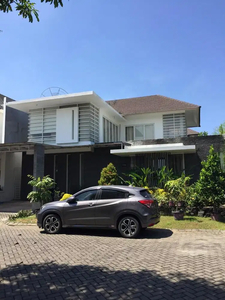 FOR SALE Rumah design minimalis di Royal Residence