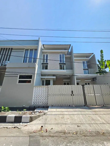Rumah 2 Lantai Baru Gress ! Lokasi dekat UPN Rungkut, dekat Raya MERR