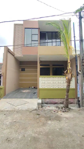 Rumah 2 Lantai Baru SHM di Pejuang, Bekasi