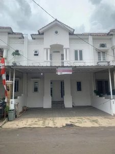 Rumah cakep siap huni di Raffles Hills