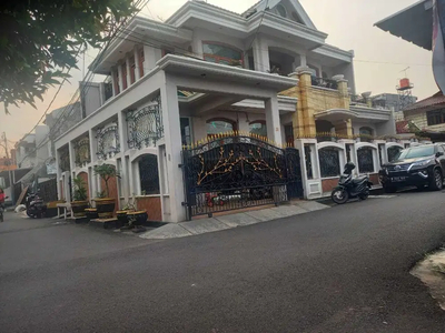 Rumah cantik dalam komplek Rawamangun Jakarta Timur