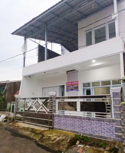 Rumah Cisaat Sukabumi Dua Lantai Ada Kolam Renang Anak