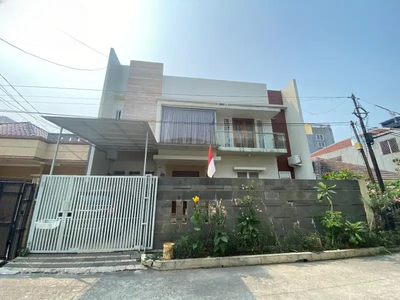 Rumah Lt 264m di Komplek Green Ville Jakarta Barat