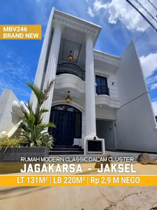 Rumah Mewah Model American Classic Jagakarsa Jakarta selatan