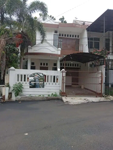 Rumah nyaman 2 lantai di Komplek Griya Cigadung Baru Bandung