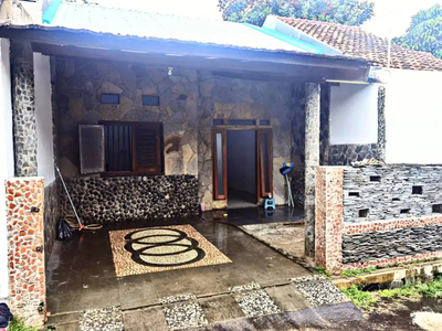 Rumah Nyaman di Samping GDC