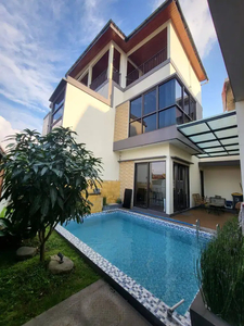 Rumah Private Pool Hommy Full Furnished Di Lembang