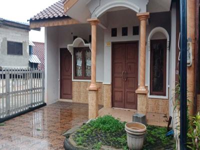 Di sewakan rmh tinggal di jatimakmur pondok gede LT.147m msk mobil