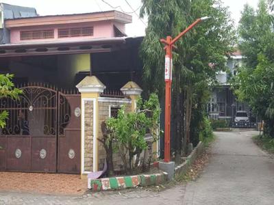 dijual cepat Rumah sudut , lokasi strategis