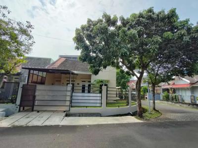 Disewakan rumah 1 lantai hoek nusa loka bsd city